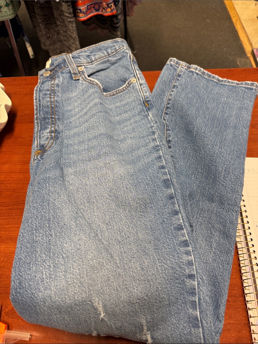 Universal thread distressed high rise 90s straight jeans size 10 // 091845